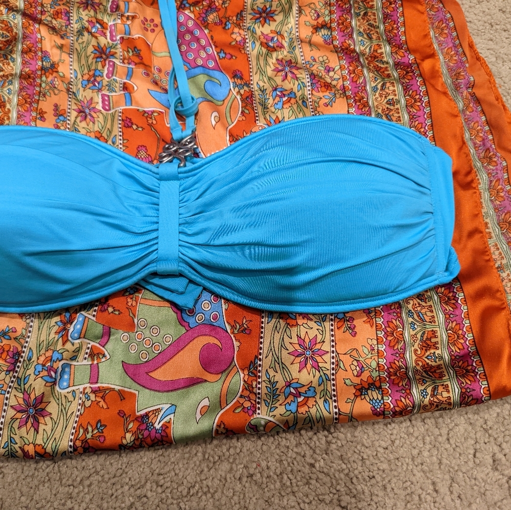 Tommy Bahama Halter bikini Top with a center piece